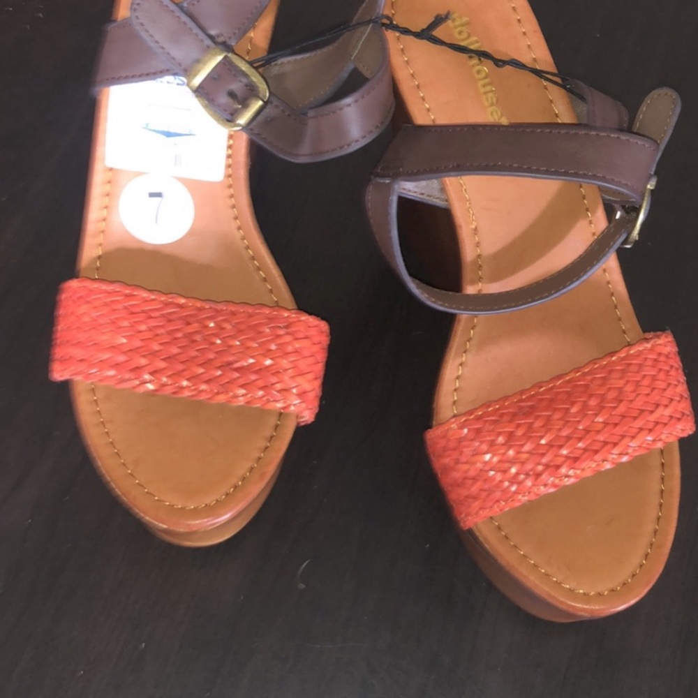 Sandals - Picture 2 of 3